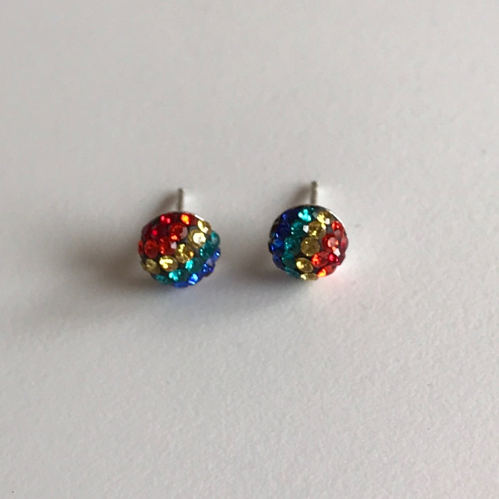 🌈 Rainbow Rhinestone Studs - Picture 3 of 5